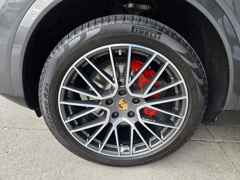 Used 2019 Porsche Cayenne AWD/4WD image 7