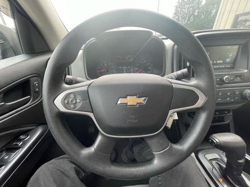Used 2018 Chevrolet Colorado W/T w/ WT Convenience Package RWD image 16