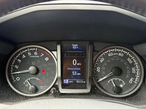 Used 2023 Toyota Tacoma TRD Off-Road w/ TRD Premium Off Road Package AWD/4WD image 9