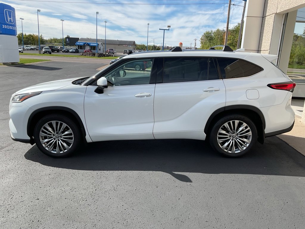 Used 2023 Toyota Highlander Platinum AWD/4WD image 8