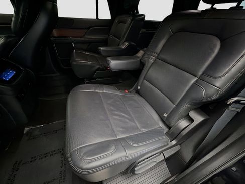 Used 2022 Lincoln Navigator Reserve AWD/4WD image 13