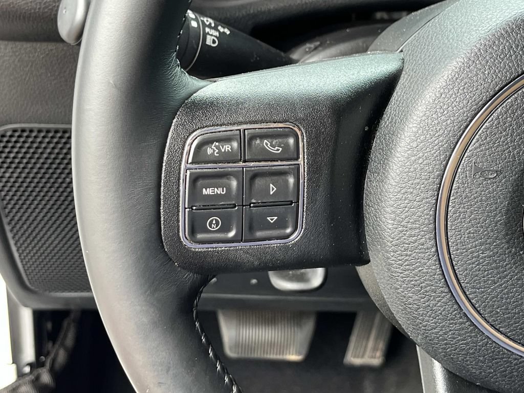 Used 2016 Jeep Wrangler Unlimited Sahara w/ Connectivity Group AWD/4WD image 28