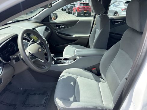 Used 2025 Chevrolet Malibu LT FWD image 17