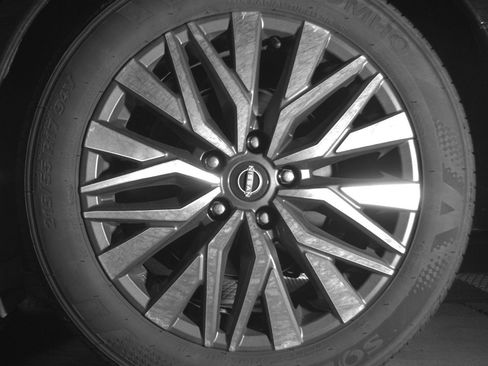 Used 2025 Nissan Altima 2.5 SV FWD image 14