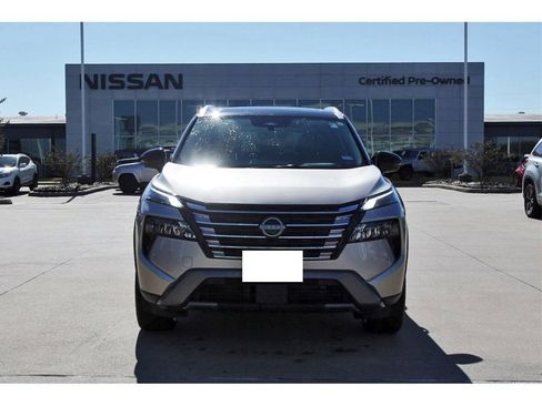 Used 2024 Nissan Rogue SL w/ SL Premium Package image 8