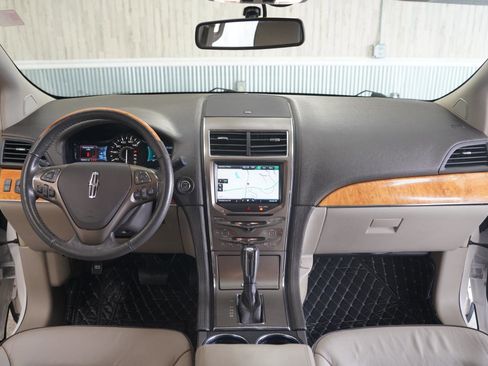 Used 2015 Lincoln MKX FWD w/ Equipment Group 102A image 17