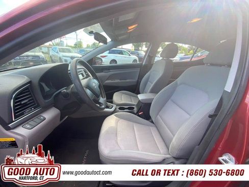 Used 2017 Hyundai Elantra SE w/ Cargo Package FWD image 10