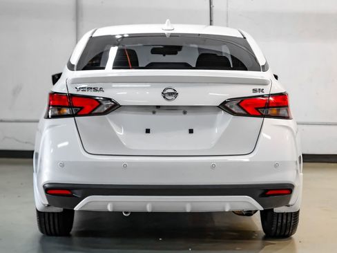 Used 2020 Nissan Versa SR w/ Convenience Package FWD image 9