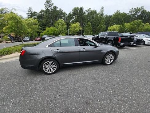 Used 2016 Ford Taurus Limited w/ Equipment Group 301A FWD image 17