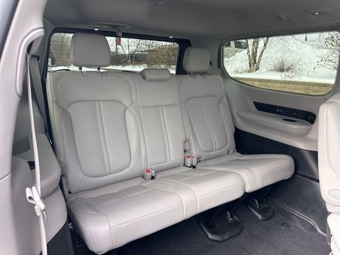 Used 2022 Jeep Grand Wagoneer Series III w/ Flexible Seating Group image 34