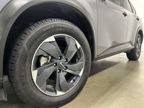 Used 2024 Nissan Rogue SV AWD/4WD image 27