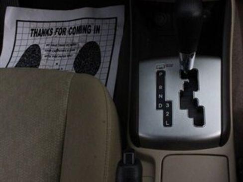 Used 2010 Hyundai Elantra GLS FWD image 8