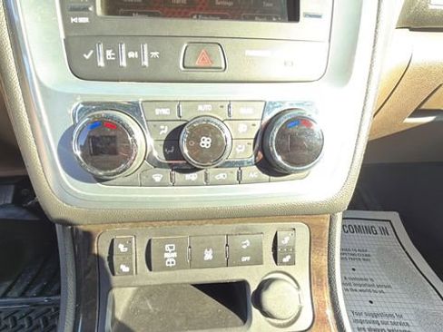 Used 2014 GMC Acadia SLT image 14