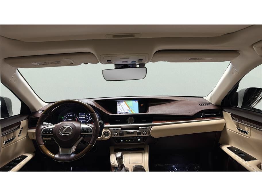 Used 2016 Lexus ES 350 w/ Luxury Package w/Wood Trim FWD image 28