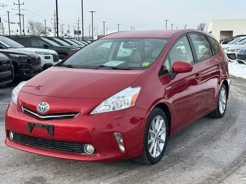 Used 2014 Toyota Prius V Five image 3