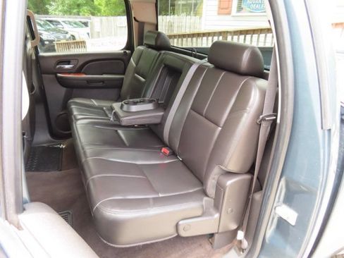 Used 2009 Chevrolet Silverado 2500 LTZ w/ Safety Package AWD/4WD image 12
