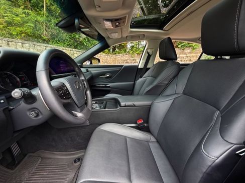 Certified 2024 Lexus ES 350 w/ Premium Package FWD image 21