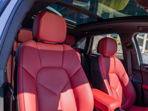 Certified 2026 Porsche Macan AWD/4WD image 26