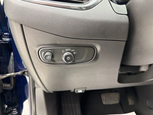 Used 2022 Chevrolet Equinox LS image 30