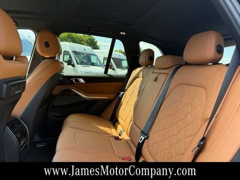 Used 2023 BMW X5 xDrive40i AWD/4WD image 18