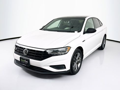 Used 2019 Volkswagen Jetta R-Line w/ R-Line Cold Weather Package FWD image 3