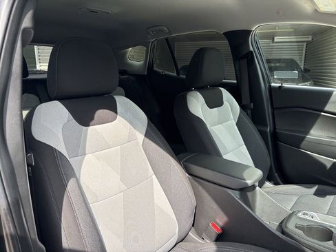 Used 2025 Chevrolet Trax LS FWD image 16