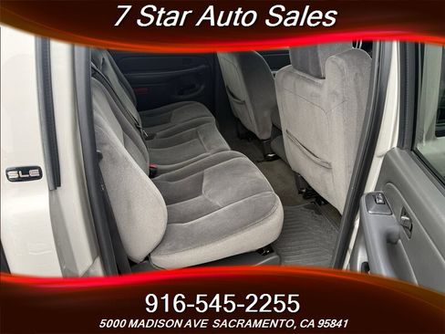 Used 2005 GMC Sierra 2500 SLE w/ Heavy-Duty Power Package image 11