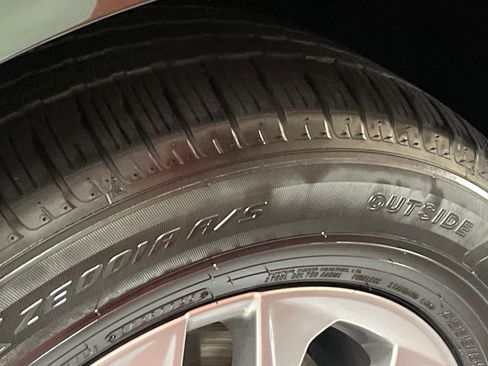 Used 2025 Toyota Sienna XLE image 12