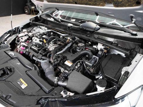 Used 2024 Toyota Prius LE FWD image 32