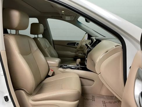 Used 2015 Nissan Pathfinder Platinum w/ Family Entertainment Package AWD/4WD image 14