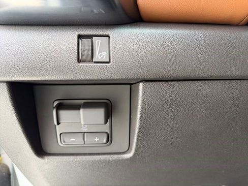 Certified 2024 GMC Canyon AT4 w/ AT4 Premium Package image 5