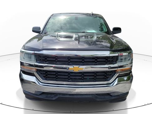 Used 2018 Chevrolet Silverado 1500 LT RWD image 2