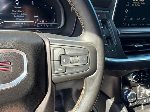 Used 2023 GMC Yukon XL AT4 w/ Technology Package AWD/4WD image 27