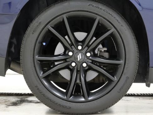 Used 2017 Dodge Challenger R/T Plus RWD image 10