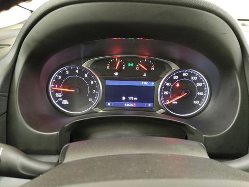 Used 2024 GMC Terrain SLT image 23