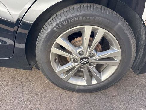 Used 2017 Hyundai Elantra SE FWD image 10