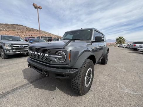 Used 2025 Ford Bronco Badlands image 1