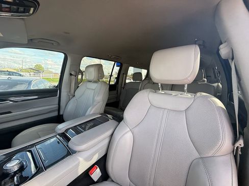 Used 2022 Jeep Wagoneer Series II image 13