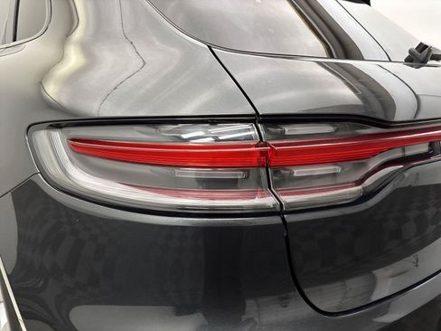 Used 2021 Porsche Macan w/ Premium Package AWD/4WD image 19