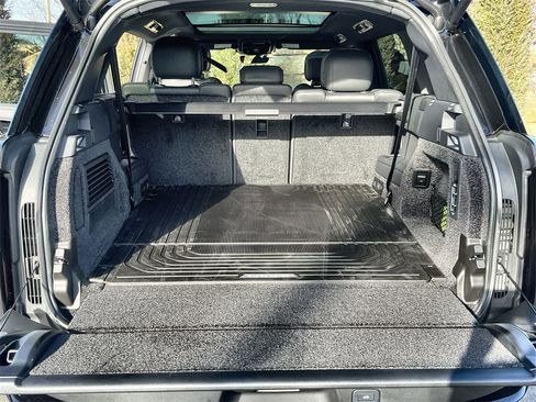 New 2026 Land Rover Range Rover Long Wheelbase SE image 18
