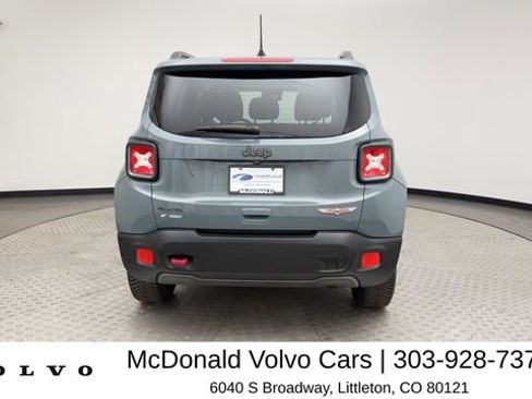Used 2018 Jeep Renegade Trailhawk AWD/4WD image 3