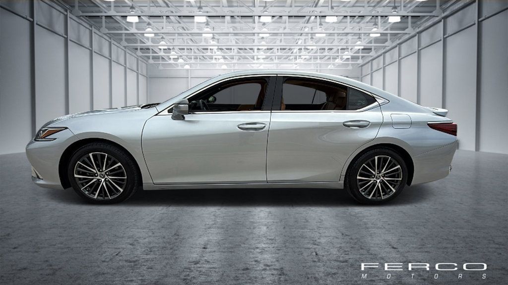 Used 2023 Lexus ES 300h w/ Premium Package FWD image 2
