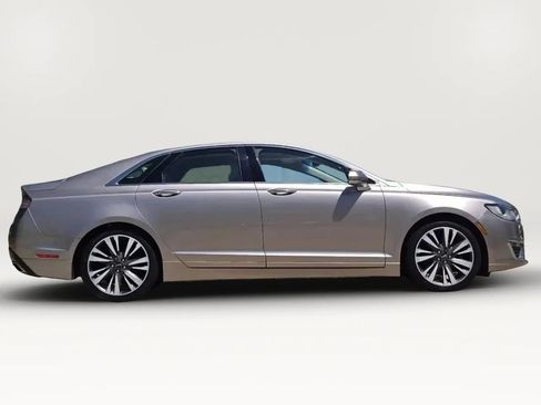 Used 2018 Lincoln MKZ Reserve FWD image 3