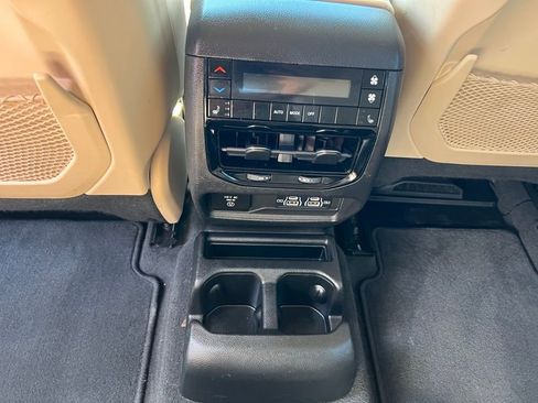 Used 2022 Jeep Grand Cherokee L Limited image 21