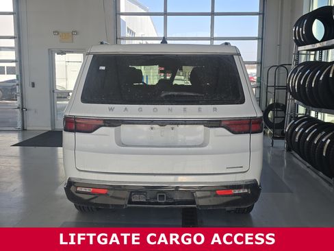 Used 2024 Jeep Wagoneer L Series II w/ Flexible Seating Group image 5