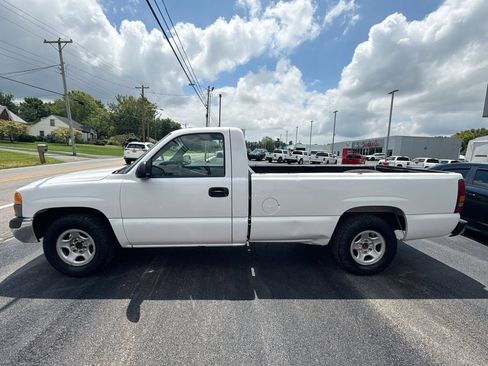 Used 2002 GMC Sierra 1500 2WD Regular Cab image 3