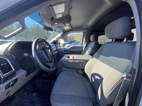 Used 2017 Ford F250 XLT w/ XLT Premium Package image 9