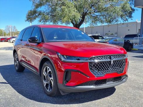 New 2025 Lincoln Nautilus Premier w/ Equipment Group 102A image 4