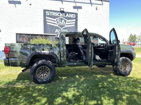 Used 2022 Toyota Tacoma SR5 w/ Trail Edition AWD/4WD image 25