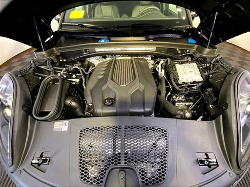 Certified 2026 Porsche Macan AWD/4WD image 21